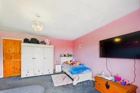 CAM05148G0-PR0018-STILL026.jpg