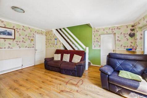 CAM03999G0-PR0147-STILL005.jpg