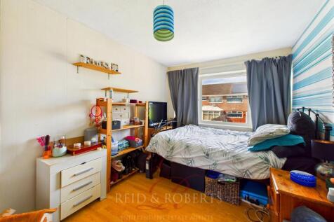 CAM03999G0-PR0147-STILL014.jpg