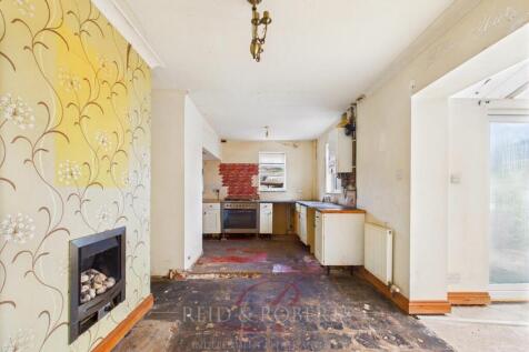 CAM05148G0-PR0049-STILL016.jpg