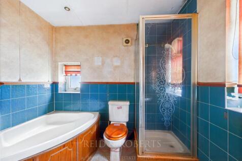 CAM05148G0-PR0049-STILL009.jpg