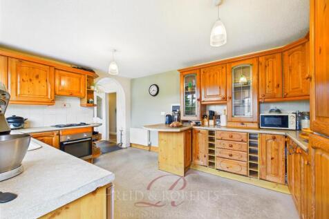 CAM05148G0-PR0053-STILL022.jpg
