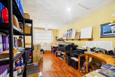 CAM05148G0-PR0053-STILL008.jpg