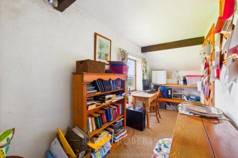 CAM05148G0-PR0052-STILL043.jpg