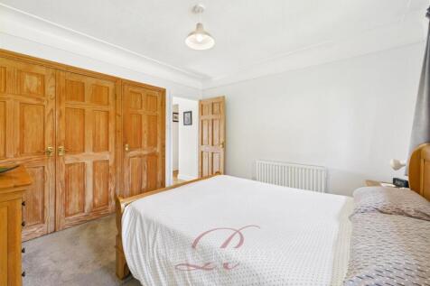 CAM05148G0-PR0059-STILL015.jpg