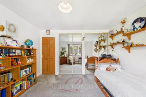 CAM05148G0-PR0059-STILL003.jpg