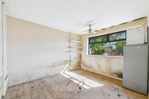 CAM05148G0-PR0068-STILL005.jpg