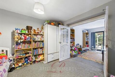 CAM05148G0-PR0074-STILL013.jpg