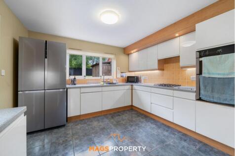 Fitted Kitchen