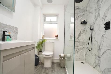 Shower Room/Cloakroom