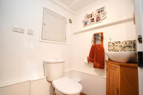 Cloakroom/ W.c