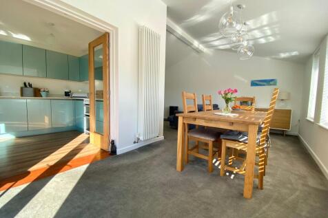 Open Plan Family Living And Dining Room