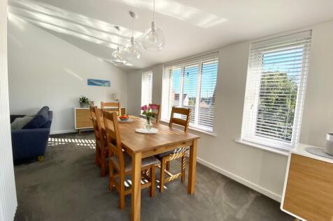 Open Plan Family Living And Dining Room