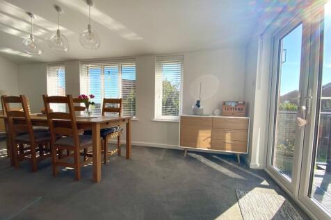 Open Plan Family Living And Dining Room