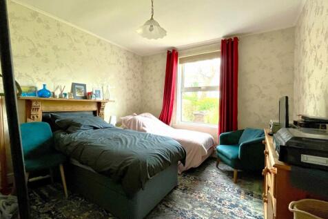living room/bedroom 3