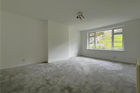 Sitting/dining room