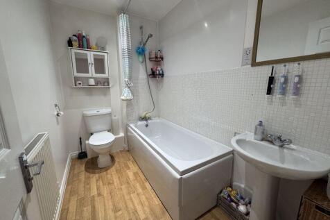 Second floor bathroom (2025)