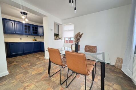 Kitchen diner 