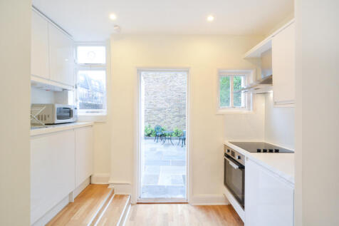 Flat 2, 24 Almeida Street (6)