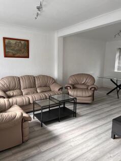 IMG-20250826-WA00...
