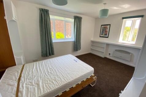 LOUNGE/BEDROOM