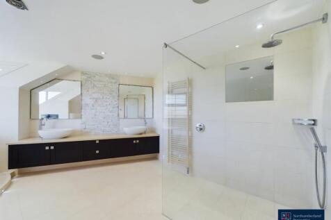 Primary En-Suite