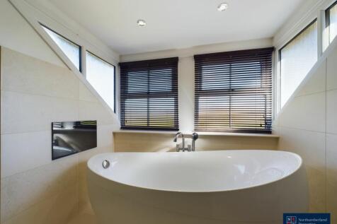 Primary En-Suite