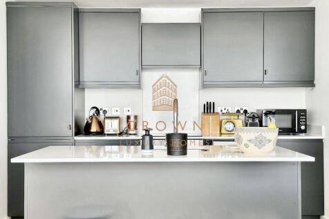 706 High Road, 1012 (16).jpg