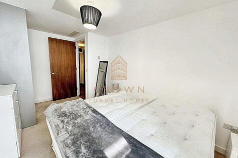 LP-1083-bedroom-(1).jpg