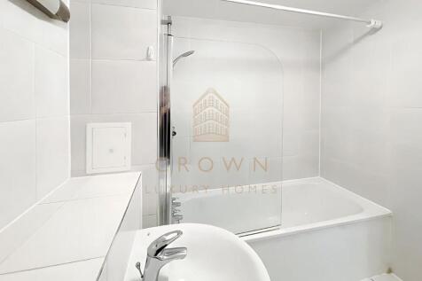RcC-0111 bathroom.jpg