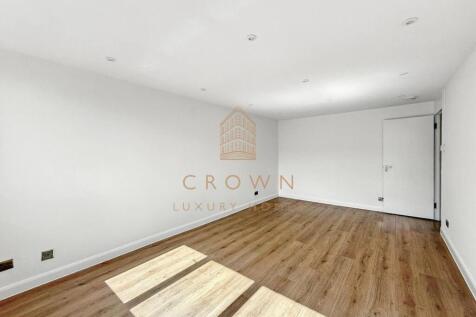 Martlesham Road, 2057 (2).jpg