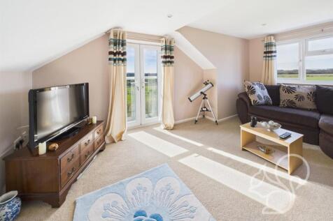 Living Room / Bedroom