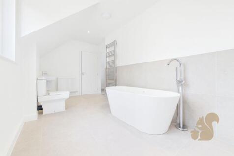 Plot 4 - Oak Fields - Bathroom.jpg
