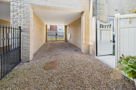 Carport &amp; Driveway