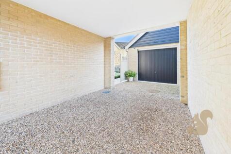 Carport &amp; Garage