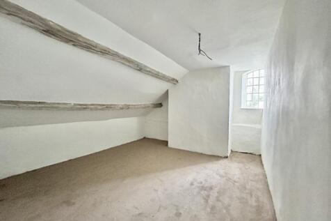 ATTIC ROOM