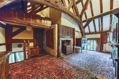 LANDING RECEPTION ROOM