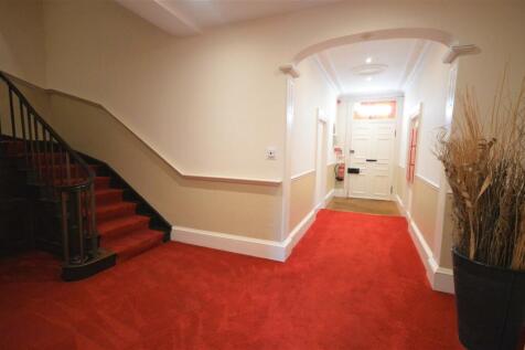 COMMUNAL ENTRANCE HALL