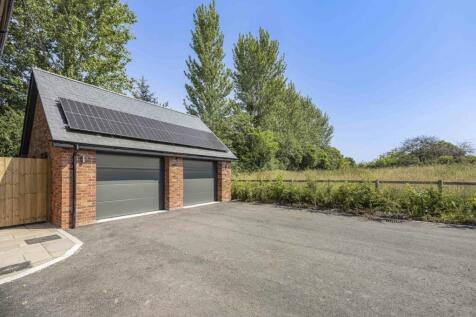 DOUBLE GARAGE