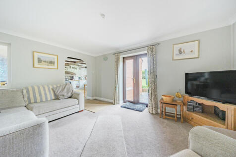 SNUG/SITTING ROOM