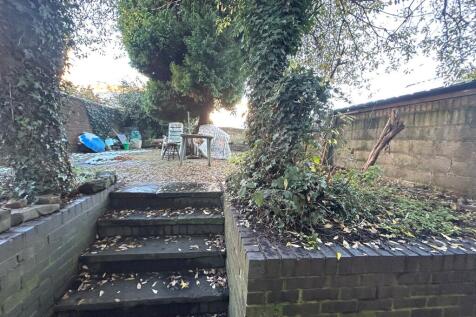REAR COURTYARD 2