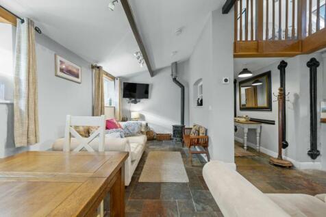 ANNEXE LIVING DINING AREA