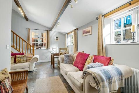 ANNEXE LIVING DINING AREA