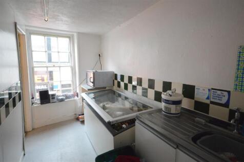 FIRST FLOOR KITCHENETTE