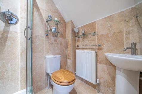 Ensuite Bedroom 2