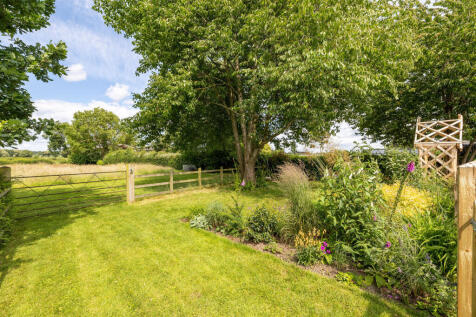 REAR GARDEN AREA