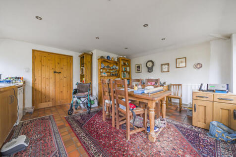 KITCHEN DINING ROOM