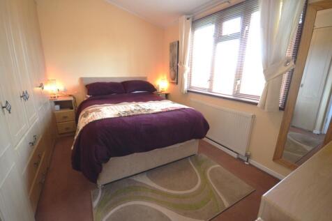 BEDROOM 1.JPG