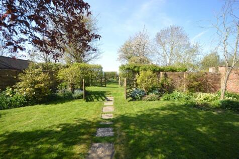 GARDEN 1.JPG