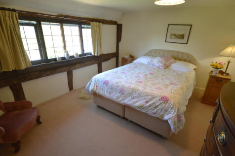 GUEST BEDROOM.JPG